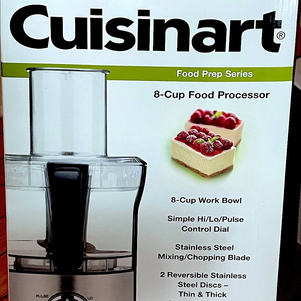 Brand New Cusinart 8 Cup Food Processor DLC-8